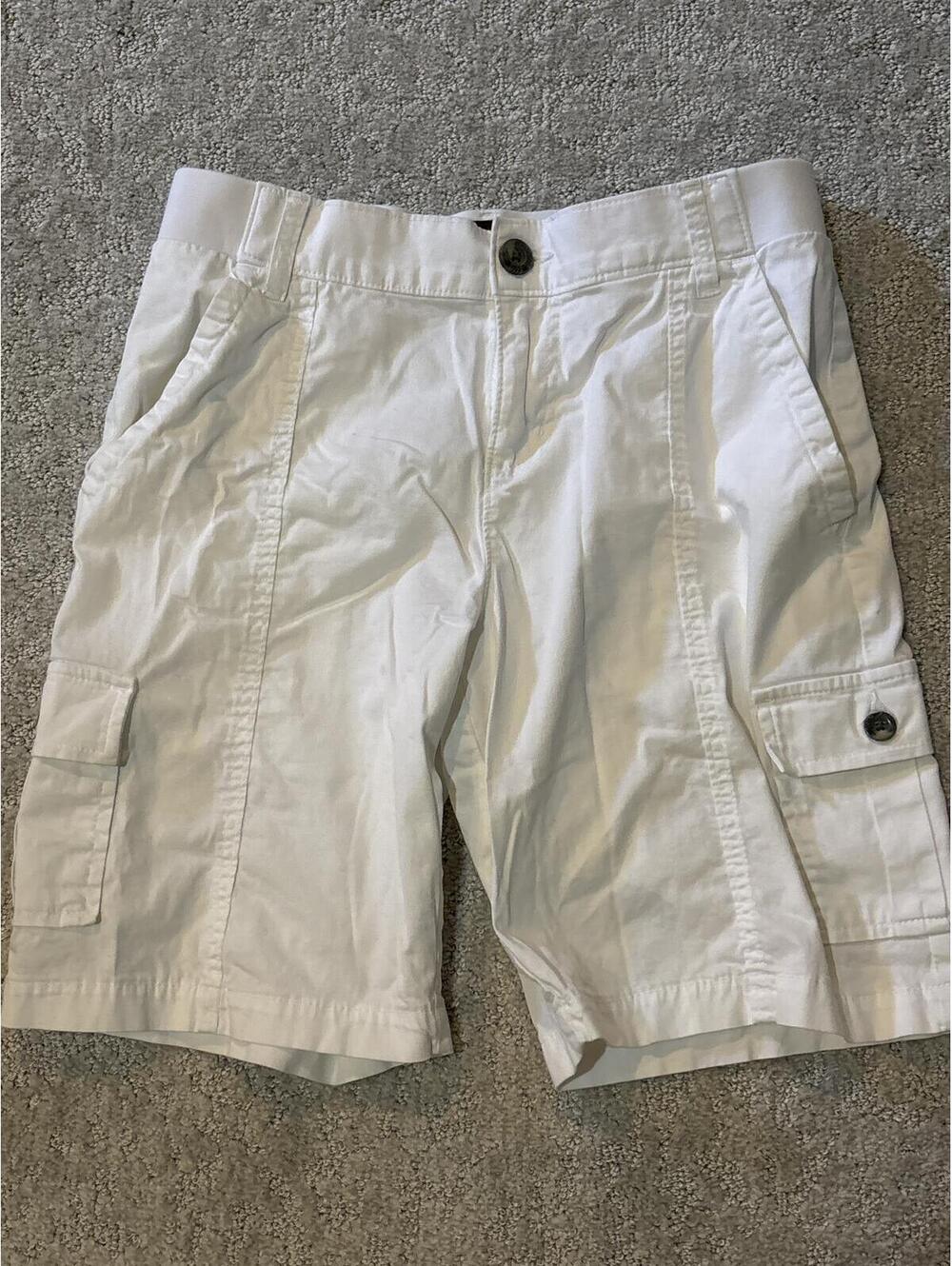 Lee White Cargo Shorts with Buttoned Pockets